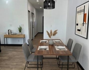 105 Pullen Street - Photo Thumbnail 4