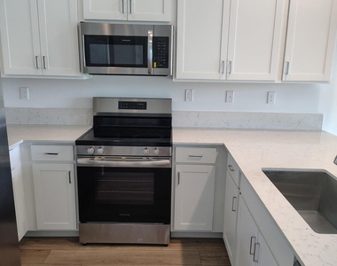 3712 Spanish Cedar Place W - Photo Thumbnail 3