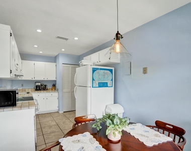 19 Stratford Drive E - Photo Thumbnail 7