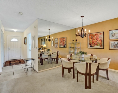 19 Stratford Drive E - Photo Thumbnail 9