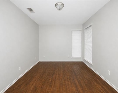 4552 Rush River Trail - Photo Thumbnail 9