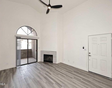 9600 N 96th Street - Photo Thumbnail 4