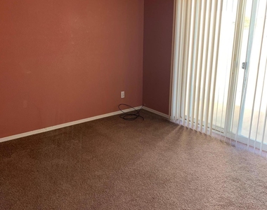 4015 N Montezuma Drive - Photo Thumbnail 4