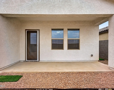 2097 E Grazing Meadow Lane - Photo Thumbnail 18