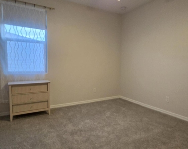 21668 N Belt Drive - Photo Thumbnail 8