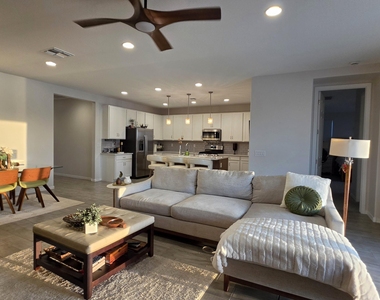21668 N Belt Drive - Photo Thumbnail 19
