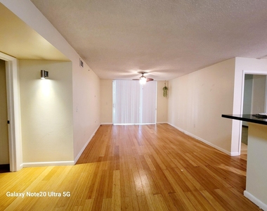 12112 St. Andrews Place - Photo Thumbnail 13