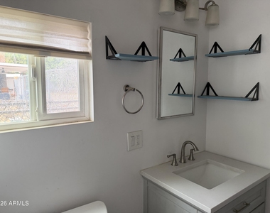 2646 W Morten Avenue - Photo Thumbnail 12