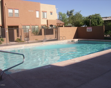 1886 E Don Carlos Avenue - Photo Thumbnail 18
