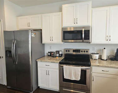 1129 Nw 41st Lane - Photo Thumbnail 2