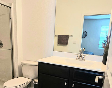 1129 Nw 41st Lane - Photo Thumbnail 11
