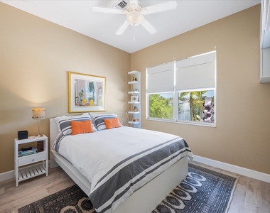 8152 Butler Greenwood Drive - Photo Thumbnail 16
