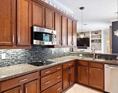 8152 Butler Greenwood Drive - Photo Thumbnail 10