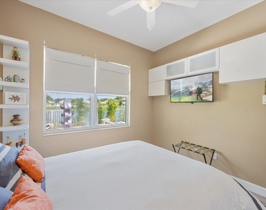 8152 Butler Greenwood Drive - Photo Thumbnail 17