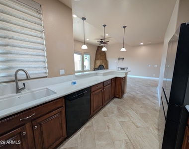 6145 E Cave Creek Road - Photo Thumbnail 9