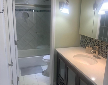 6039 Collins Avenue - Photo Thumbnail 4