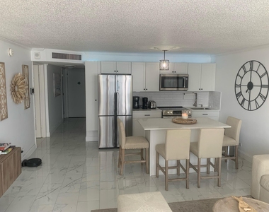 6039 Collins Avenue - Photo Thumbnail 1