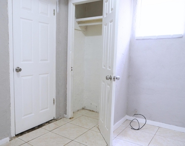 1104 22nd Street - Photo Thumbnail 10