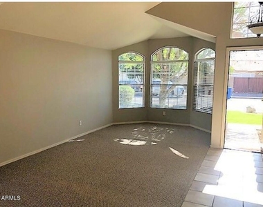 150 S Cobblestone Drive - Photo Thumbnail 2