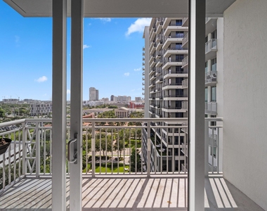 300 S Australian Avenue - Photo Thumbnail 12