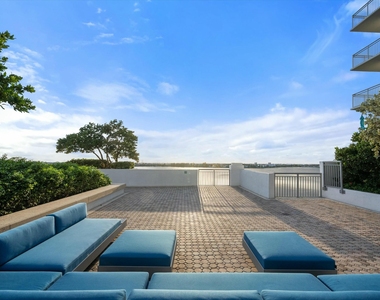 300 S Australian Avenue - Photo Thumbnail 30