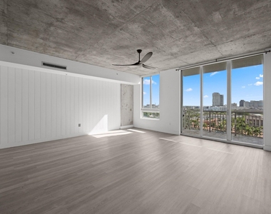 300 S Australian Avenue - Photo Thumbnail 5