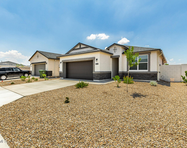 103 S Collier Lane - Photo Thumbnail 2