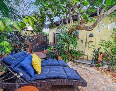 728 Palm Street - Photo Thumbnail 2