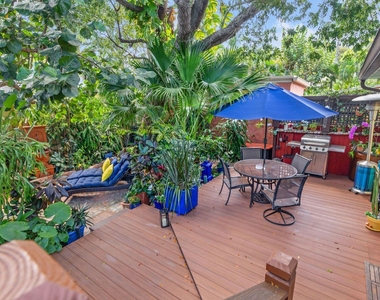 728 Palm Street - Photo Thumbnail 12