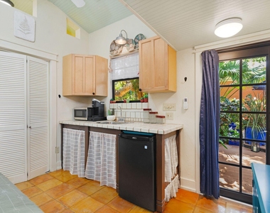 728 Palm Street - Photo Thumbnail 4