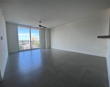 729 Nw 2 Street - Photo Thumbnail 2