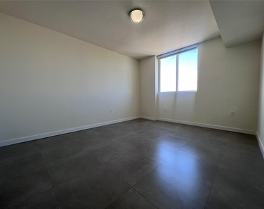729 Nw 2 Street - Photo Thumbnail 5