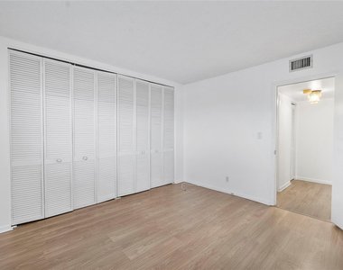 9101 W Sample Road - Photo Thumbnail 18