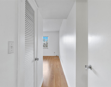 9101 W Sample Road - Photo Thumbnail 14