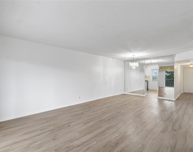 9101 W Sample Road - Photo Thumbnail 11