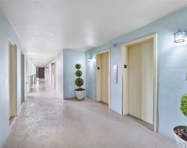 9101 W Sample Road - Photo Thumbnail 4
