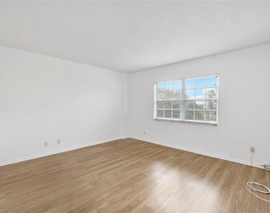 9101 W Sample Road - Photo Thumbnail 15
