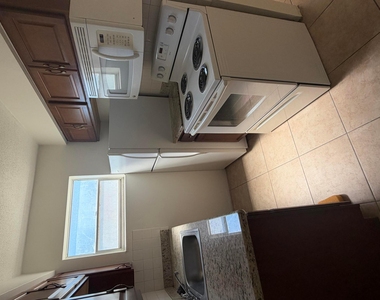 1555 Tyler Street - Photo Thumbnail 8