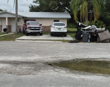 2572 Seneca Avenue - Photo Thumbnail 18