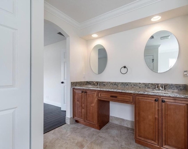 4147 Meade Way - Photo Thumbnail 6