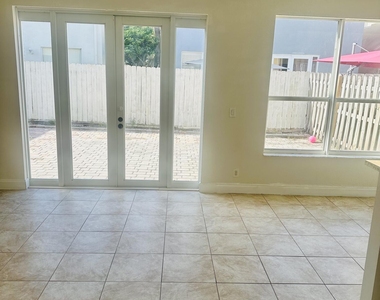 4147 Meade Way - Photo Thumbnail 12