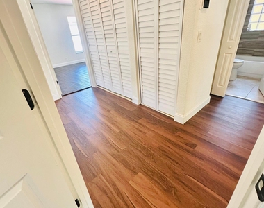 4147 Meade Way - Photo Thumbnail 17