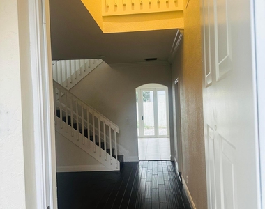 4147 Meade Way - Photo Thumbnail 19