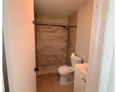 824 N G Street - Photo Thumbnail 3