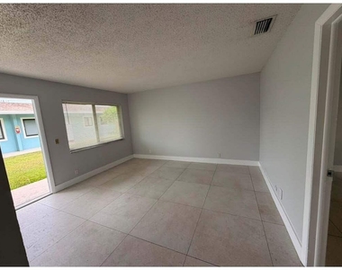 824 N G Street - Photo Thumbnail 1
