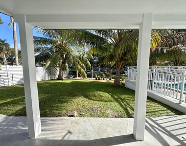 4540 Sw 28th Terrace - Photo Thumbnail 24