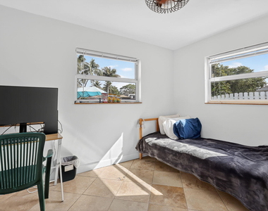 4540 Sw 28th Terrace - Photo Thumbnail 23