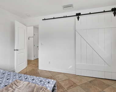 4540 Sw 28th Terrace - Photo Thumbnail 21