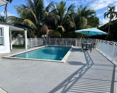 4540 Sw 28th Terrace - Photo Thumbnail 32