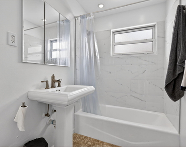 4540 Sw 28th Terrace - Photo Thumbnail 22